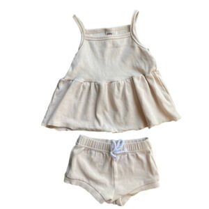 Two piece beige toddler girl set • size 18 months